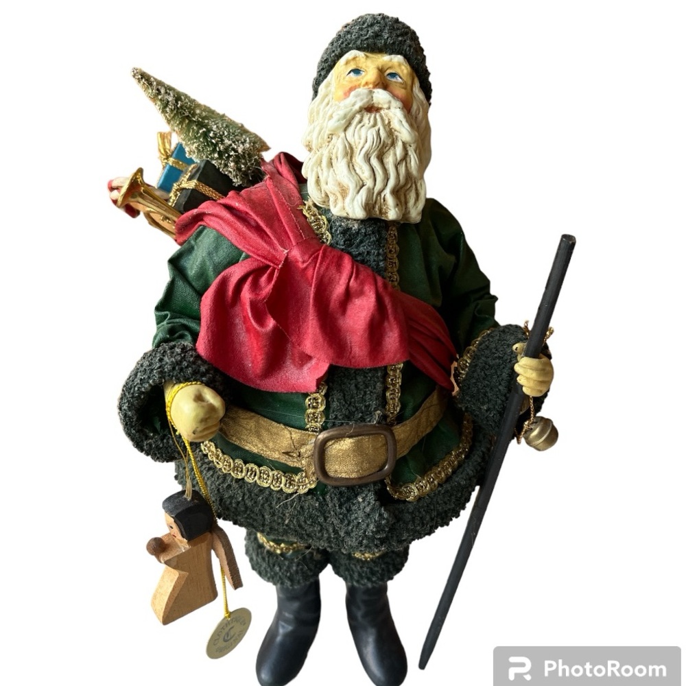 Clothtique Santa by Possible Dreams Dated 1988 Christmas Holiday